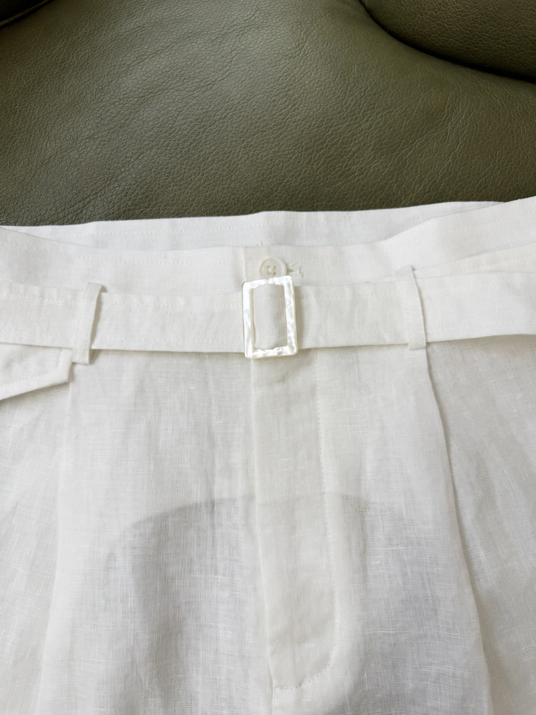 Ralph Lauren-Inspired Linen Pleated Shorts - Image 4