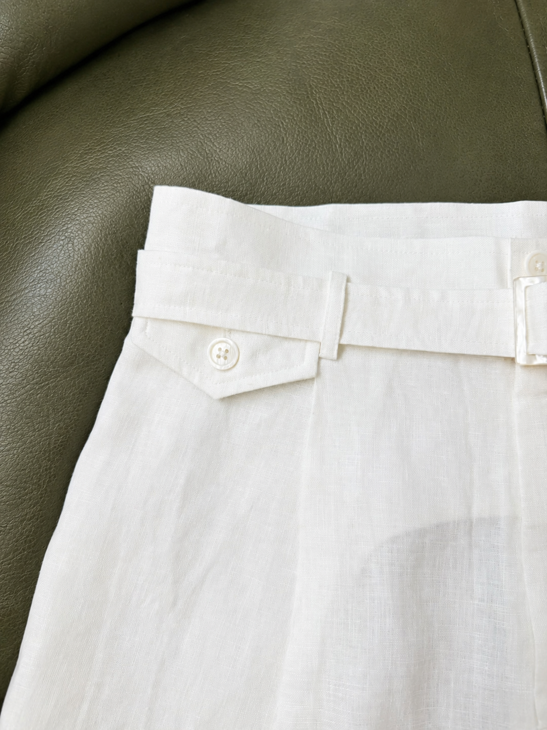 Ralph Lauren-Inspired Linen Pleated Shorts - Image 5