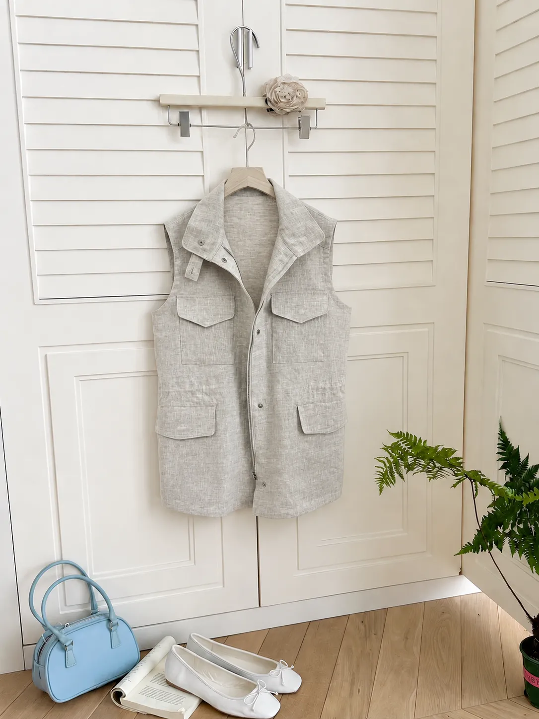 Loro Piana Style Linen Sleeveless Utility Jacket - Image 2