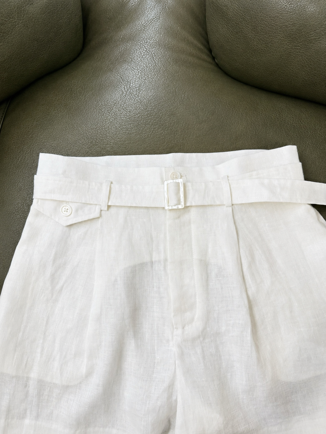 Ralph Lauren-Inspired Linen Pleated Shorts - Image 9